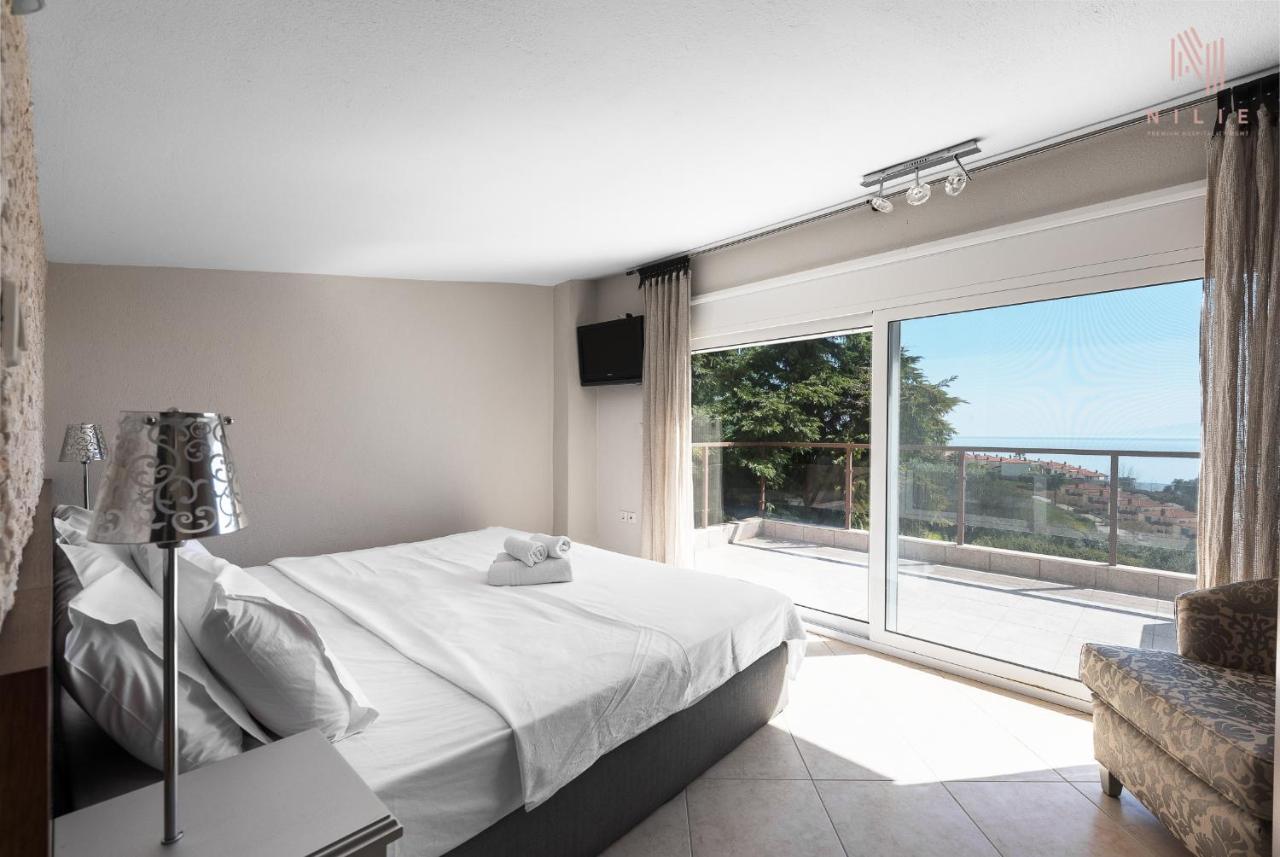 Breathtaking Villa, Nilie Hospitality Mgmt Possidi Extérieur photo